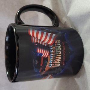 Harley Davidson the road to freedom mug